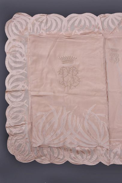 null Embroidered bed linen set, with the number PB under a count's crown circa 1938,...