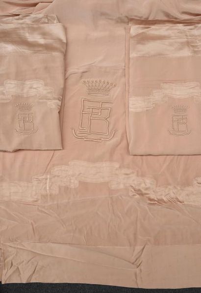 null Embroidered bed linen set, monogrammed PB under a count's crown, circa 1938,...