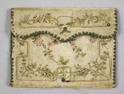 null Embroidered flap pouch, Louis XVI period, cream silk satin pouch; polychrome...