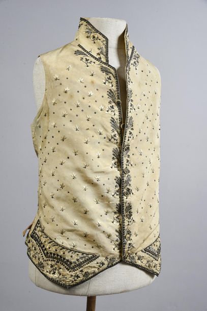 null Waistcoat, early 19th century, wholesale waistcoat of beige towers embroidered...