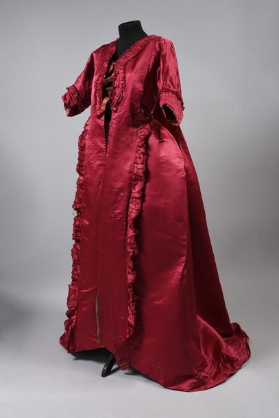 null French dress coat, Louis XV period, pleated dress coat Watteau in cherry red...