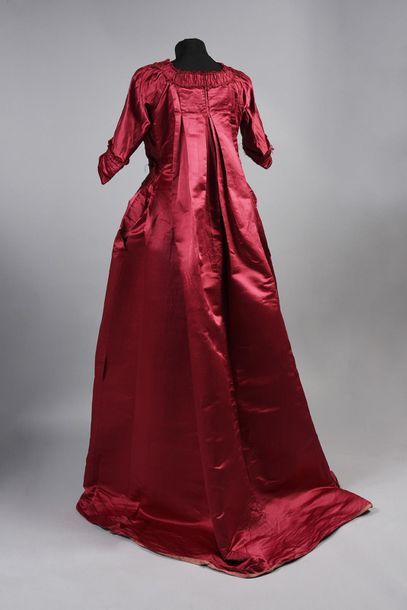 null French dress coat, Louis XV period, pleated dress coat Watteau in cherry red...