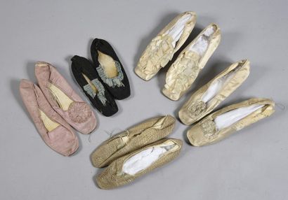 null Five pairs of pumps Second quarter of the 19th century, 3 pairs of small heel...