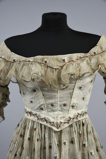 null Girl's summer dress, circa 1835 (?), dress with a ruffled boat neckline and...