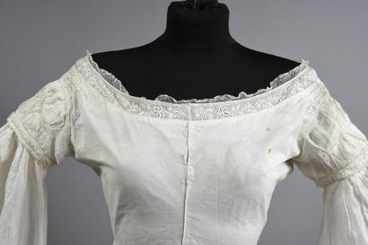 null Robe d'après-midi pour l'été, vers 1830, robe en linon crème agrafée dans le...