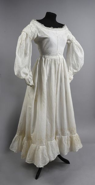 null Robe d'après-midi pour l'été, vers 1830, robe en linon crème agrafée dans le...
