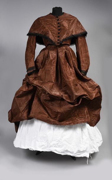 null Afternoon gown, circa 1850, Tour wholesale dress moiré café au lait, bodice...