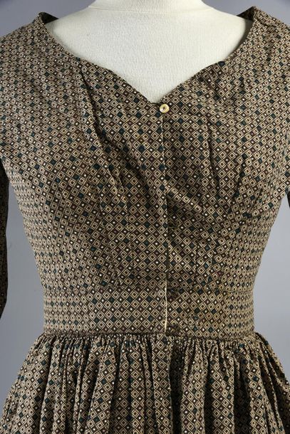 null Robe d'artisane, second quart du XIXe siècle, robe en toile de coton à petit...