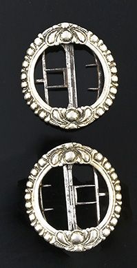 null Pair of men's shoes buckles, France, end of the 18th century, large oval buckles...