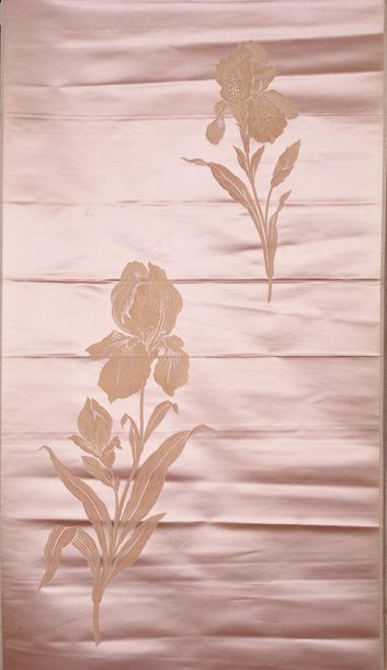 null Deux métrages de lampas pour la robe, Lyon, vers 1900, l'un rose et chair à...