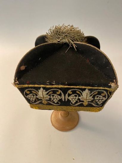 null Prelate's hair slide, early 19th century, black woollen hair slide; the four...