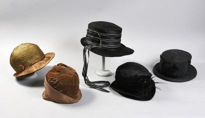 null Set of five ladies' hats, circa 1920, domed cap hat, toque and asymmetrical...