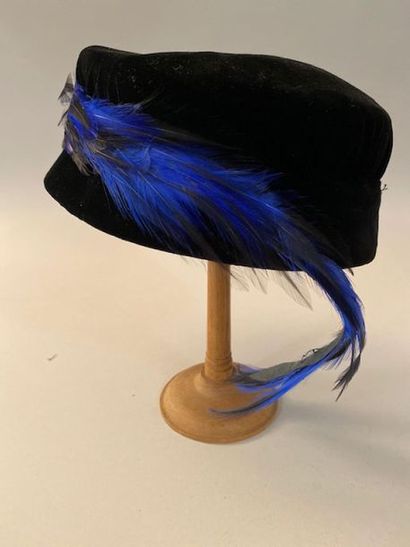 null Important lot de garnitures de chapeaux en plumes, second quart du XXème siècle,...