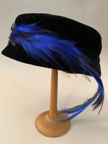 null Large batch of feather hat trimmings, second quarter of the 20th century, most...