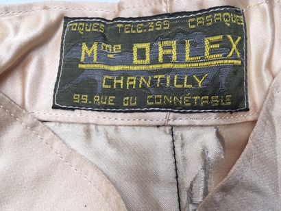 null Casaque de jockey griffée Mme OALEX à Chantilly, vers 1930-1940, damier de satin...