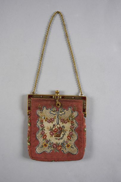 null Crosshair around 1910, pocket with Louis XVI decoration with a floral basket...