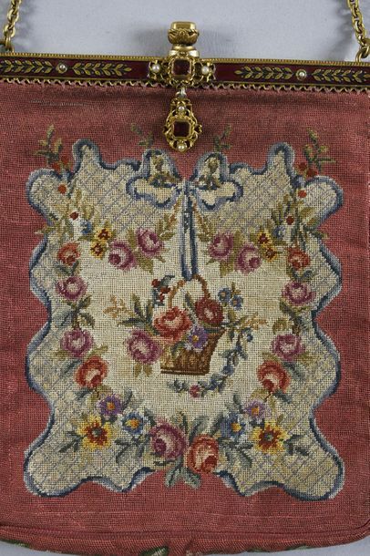 null Réticule vers 1910, poche à décor Louis XVI au panier fleuri en tapisserie au...