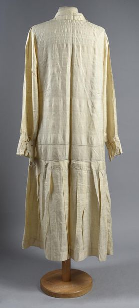 null Afternoon dress, circa 1915-1920, ivory silk pongee dress with long sleeves...