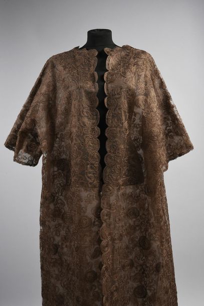null Balenciaga lace evening coat, circa 1955, a loose coat with short sleeves in...