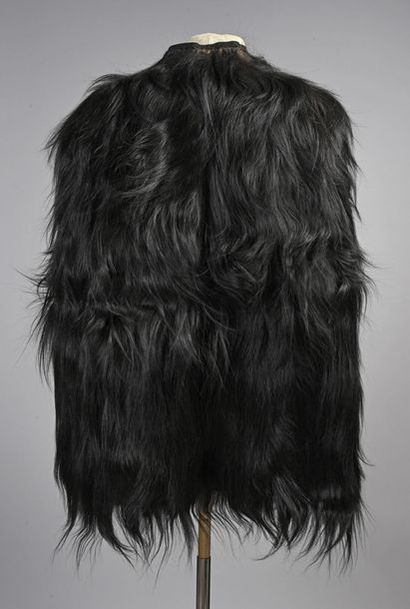 null Short cape in monkey fur, circa 1920-1930, inner lining in black silk crepe,...