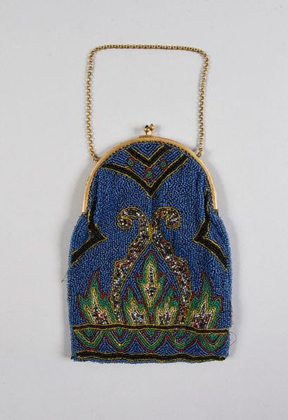 null Meeting of five evening reticles knitting and bead embroidery, circa 1900-1930,...