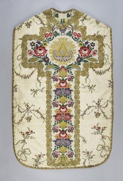 null Embroidered chasuble in lampas and gros de Tours, beginning of the 19th century,...