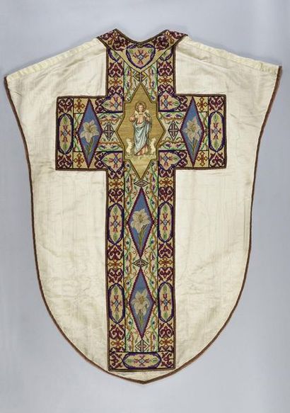 null Semi-gothic chasuble, end of the 19th century, cream moiré gros de Tours, neo-gothic...