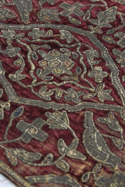 null Couverture de livre en velours brodé, Turquie, XVIe-XVIIe siècle, velours de...