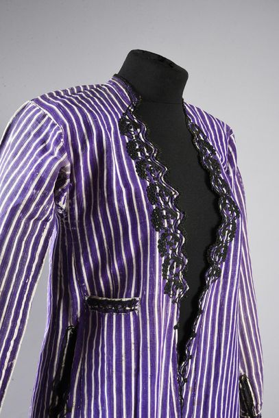null Caftan, Turkey, late 19th-early 20th century, purple and white striped towers...