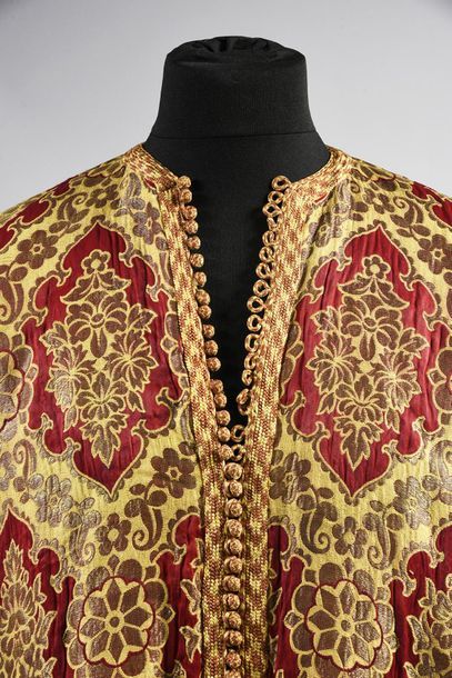 null Wedding caftan, Morocco, first half of the 20th century, brocade made of red...