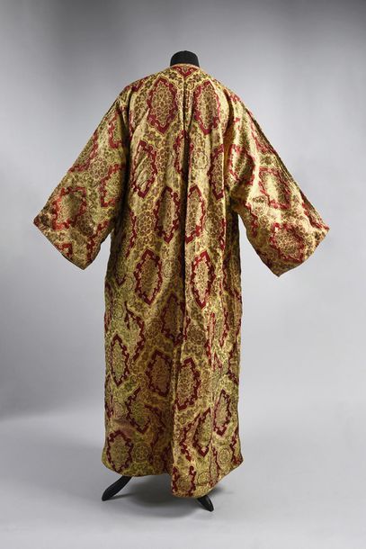 null Wedding caftan, Morocco, first half of the 20th century, brocade made of red...