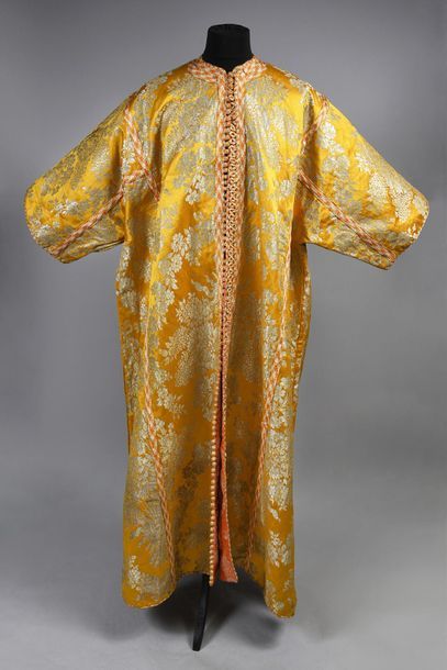 null Wedding caftan, Morocco, first half of the 20th century, yellow silk brocade...