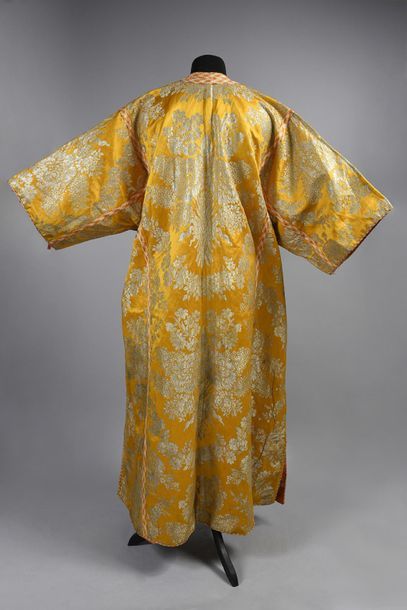 null Wedding caftan, Morocco, first half of the 20th century, yellow silk brocade...