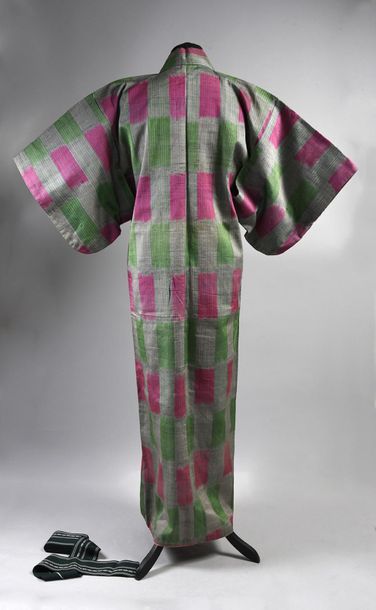 null Men's Yukata, Japan, silk taffeta printed on grey, green and pink chain; lining...