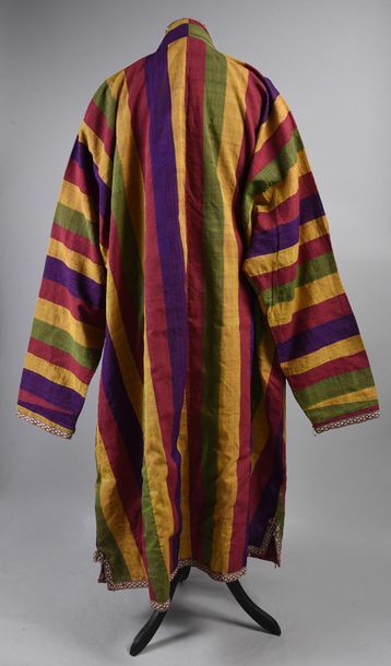 null Jelak man's coat, Central Asia, beautiful coat with very long sleeves in silk...