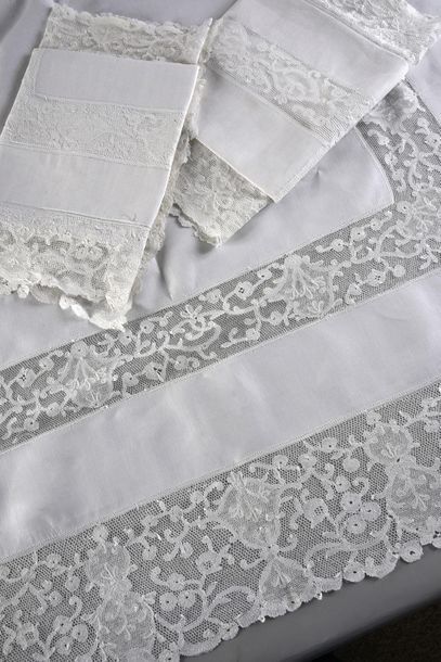 null Bed linen set with lace, sheet and a pair of ties, circa 1930, pure linen, flap...