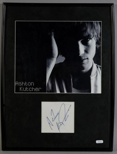 null KUTCHER Ashton (°1978).

Autograph signed "Ashton Kutcher" accompanied by a...