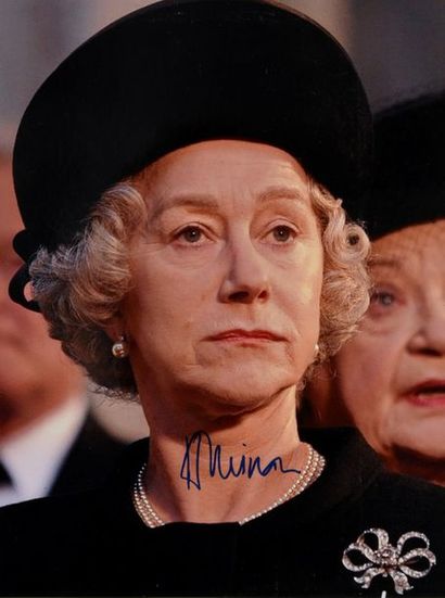 null MIRREN Helen (°1945).

Modern colour photograph of the actress, bearing her...