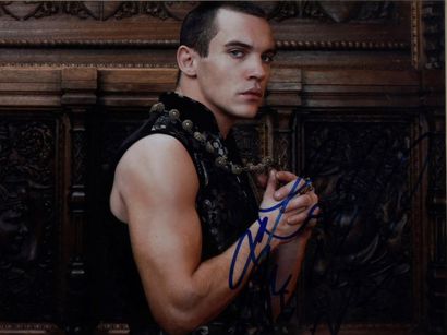 null RHYS MEYERS Jonathan (°1977).

Colour photographic reproduction from the series...