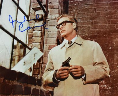 null CAINE Michael (°1933).

Colour photographic reproduction from the film Funeral...