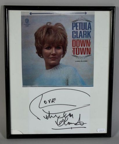 null CLARK Petula (°1932).

Autograph piece signed and autographed "Love" by the...