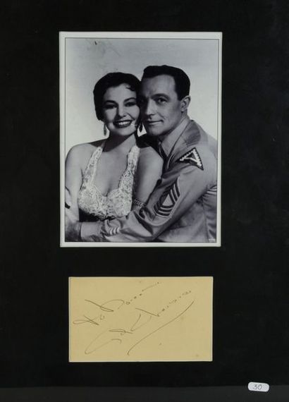 null CHARISSE Cyd (1922-2008).

Pièce autographe signée par l’actrice accompagnée...