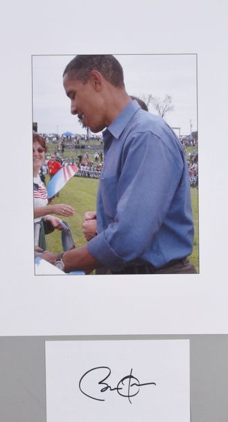 null OBAMA Barack (°1961).

Colour photographic reproduction bearing the autograph...