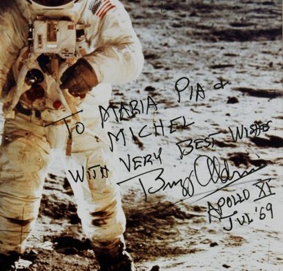 null ALDRIN Buzz (°1930). 

Autographed photograph with the words: "To Maria Pia...