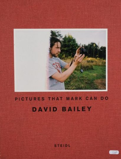 null BAILEY David (°1938).

Book of photographs in folio format entitled Pictures...