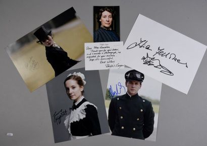 null DOWNTON ABBEY.

Lot of 20 autographs and autograph pieces signed by the actors...