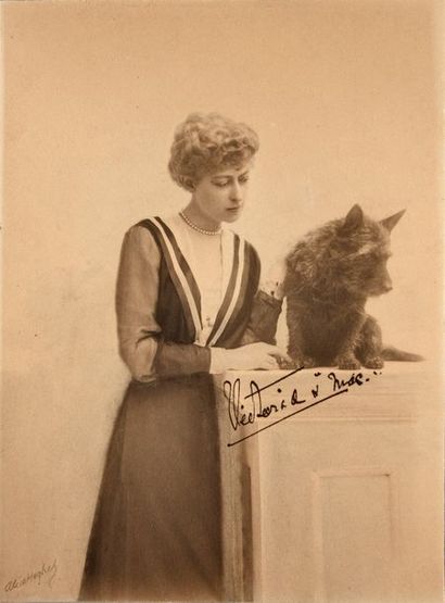 null VICTORIA, Princess of Great Britain (1868-1935). 

Photographic portrait signed...
