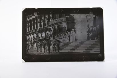 null NICOLAS II, empereur de Russie (1868-1918).

Ensemble sept grandes plaques photographiques...