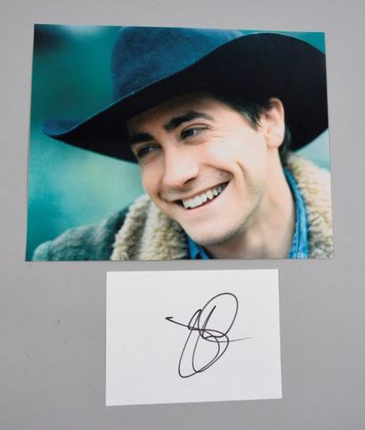null GYLLENHALL Jake (°1980).

Autograph piece signed in black felt pen by the American...