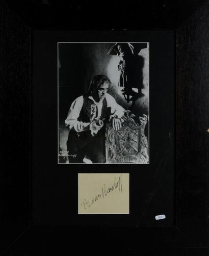 null KARLOV Boris (1887-1969).

Pièce autographe accompagnée d’une reproduction photographique...